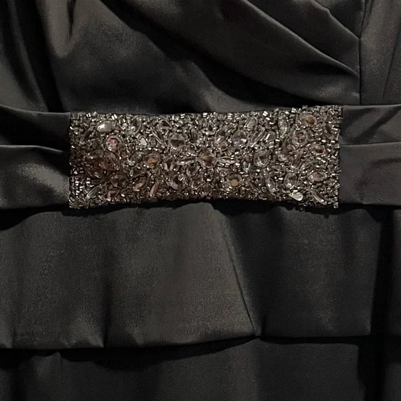 Dress - Picture 5 of 5